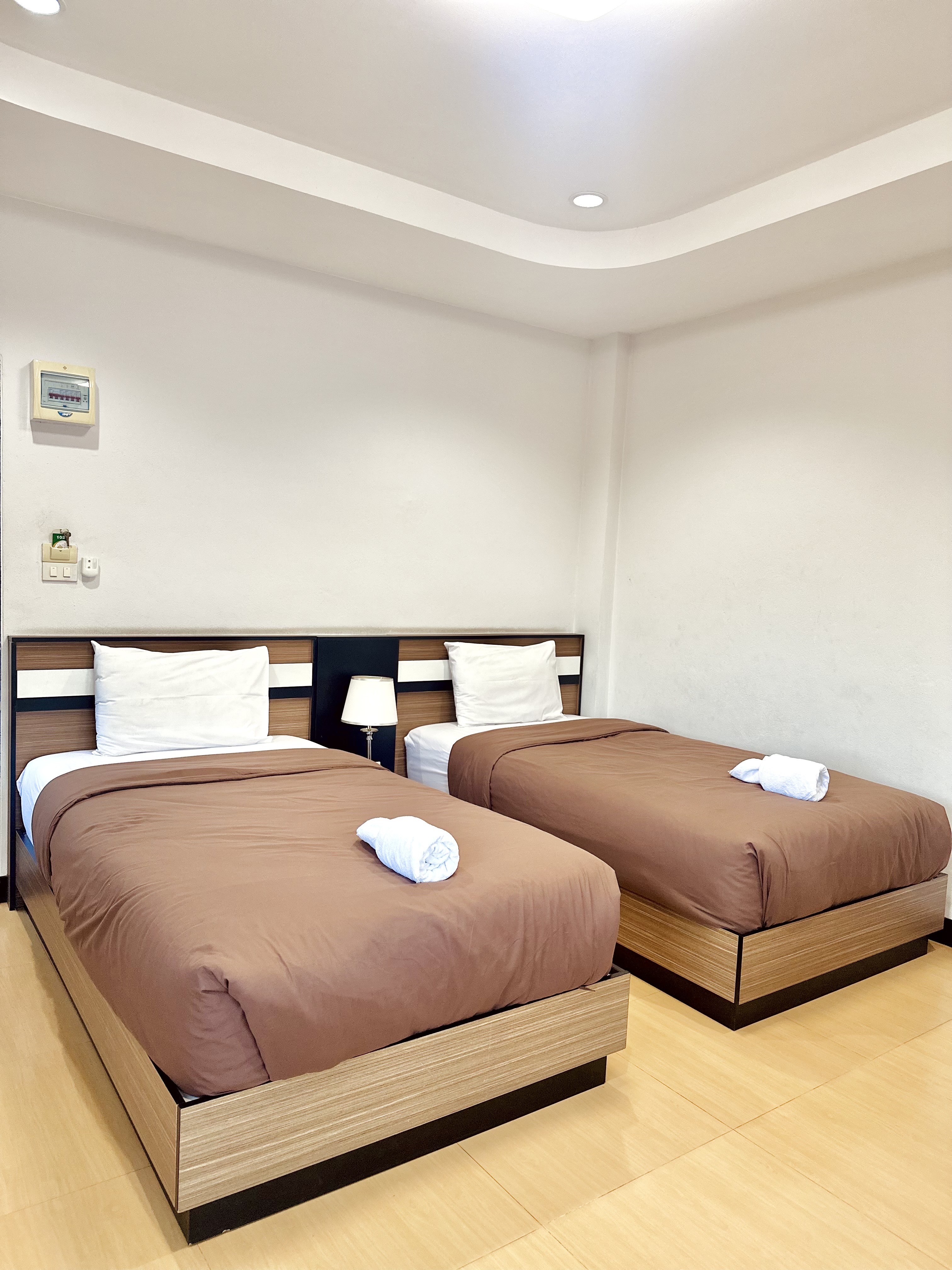 Twin Bed Room